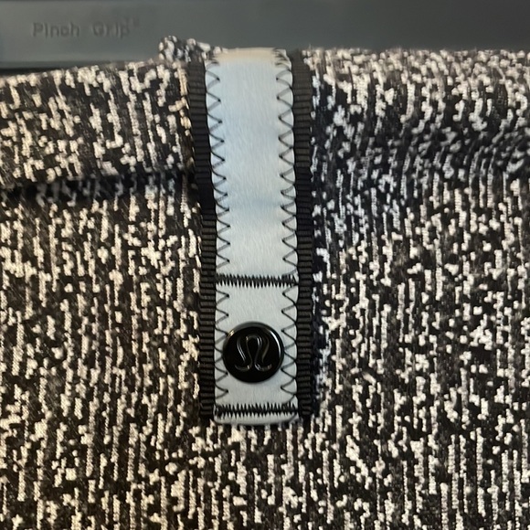 Lululemon Vinyasa scarf - Picture 2 of 3